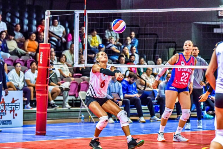 La jugadora cierra más de una década de éxitos locales e internacionales, con 13 medallas junto a la Selección Nacional y experiencia en algunas de las ligas más competitivas