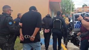 La Policía indicó que diligenciaron cuatro órdenes de allanamiento e intervinieron con dos adolescentes