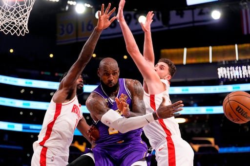Houston venció 99-93 a los Lakers; Detroit 116-109 a Orlando; y Cavaliers 125-120 a los Raptors
