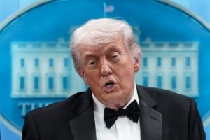 La publicación del presidente se produjo luego que el canciller Friedrich Merz comentó que Teherán estaba “humillando” a Estados Unidos al dilatar su diplomacia sobre la guerra