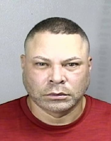 Contra Rubén Luna Rivera, de 46 años y residente en Naranjito, también pesaba una orden de arresto en la ciudad de Boston