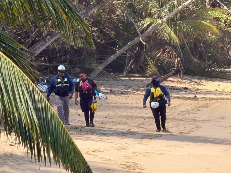 Desde las 6:00 a.m. del sábado, personal de la Oficina de Manejo de Emergencias Municipal, así como otras agencias, buscaba a Jonathan Luis Michell Álvarez
