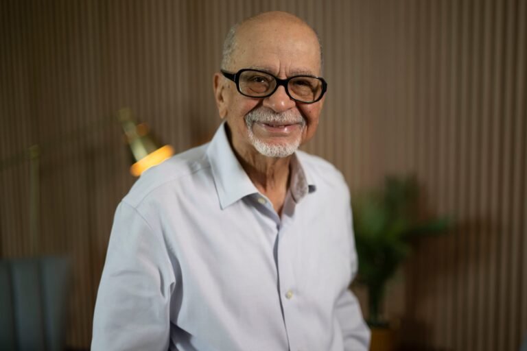 Las aportaciones del doctor de 89 años en el cuidado de pacientes en el archipiélago y en Latinoamérica le han merecido reconocimiento internacional