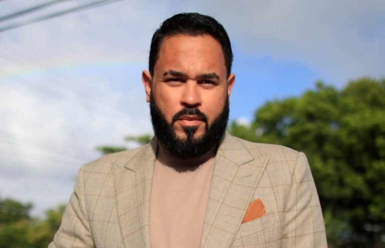 “Sir Speedy” señaló al productor por emplear una red de “violencia callejera y corporativa”