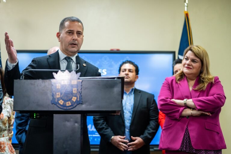 El secretario de Corrección y Rehabilitación negó nuevamente las alegaciones de acoso laboral y hostigamiento sexual contra una exempleada de confianza de la agencia