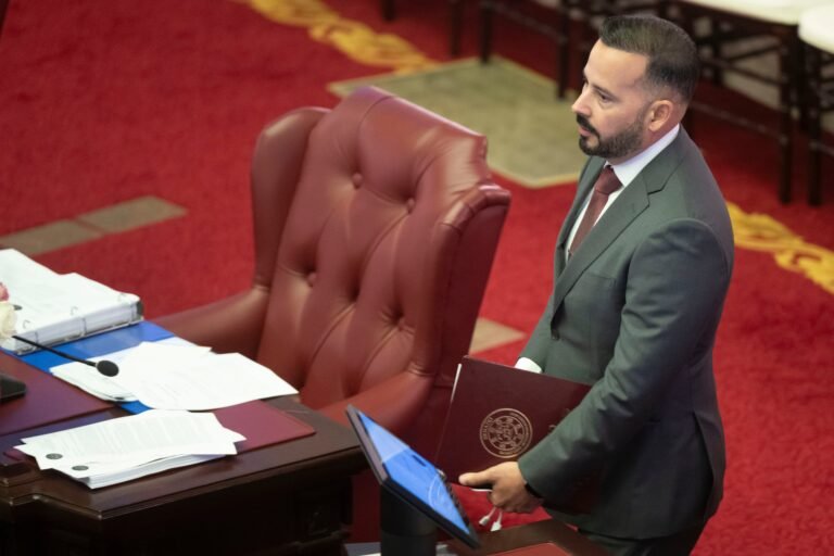 La resolución legislativa busca investigar supuestas irregularidades en la agencia vinculadas a la presencia de exempleados de la firma de cabildeo