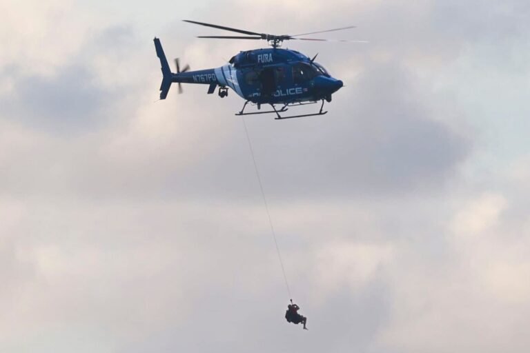 Expertos en manejo de emergencias analizan lo sucedido este fin de semana en Manatí, donde dos rescatistas resultaron heridos en el operativo para recuperar el cuerpo de un bañista