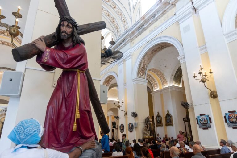 La celebración cierra la Semana Santa e inicia un periodo de 50 días del calendario religioso