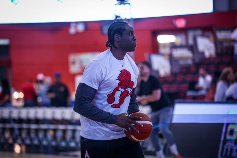 En entrevista con El Nuevo Día, el destacado exjugador y ahora asistente habla sobre cómo ha sido su transición de la cancha al banquillo y los retos de formar a la próxima generación