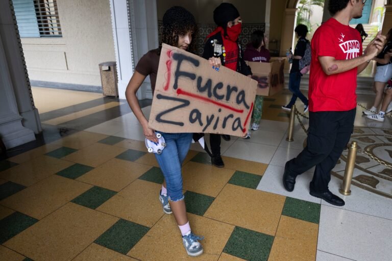 El denominado “Sal Pa’ Fuera” fue el preludio al paro de 72 horas que comenzará el miércoles, tras una reunión de los líderes estudiantiles con Zayira Jordán