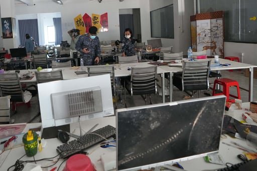 El ejército tailandés sacó a la luz imágenes de un enorme complejo en la frontera entre Tailandia y Camboya donde 10,000 trabajadores realizaban el esquema