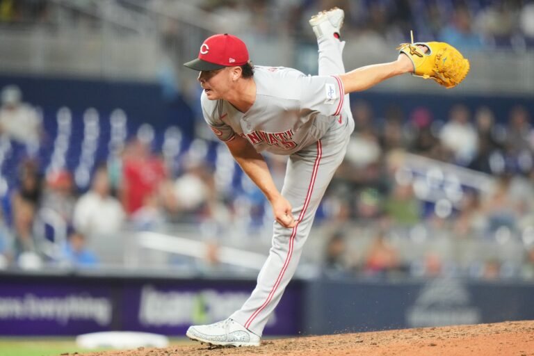 El cerrador tiene cuatro rescates y el martes se adjudicó la victoria para los Reds de Cincinnati, que están primeros en su división gracias a una racha de cinco ganados