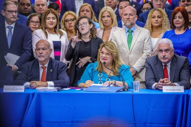 Se ha anticipado que la discusión, pautada para mañana, jueves, estaría dominada por la reforma de permisos presentada al país este miércoles