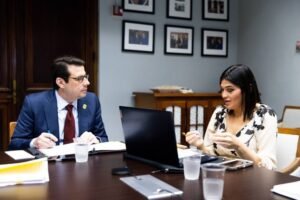 En el encuentro, también estuvieron el secretario del DSP, Arthur Garffer, y el comisionado del NMEAD, Ángel Jiménez