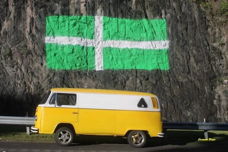 La pintura está ubicada en una carretera estatal desde 2004