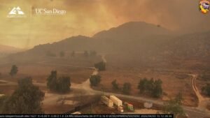 Algunos colegios comunitarios aceleran programas para satisfacer la demanda y reconstruir