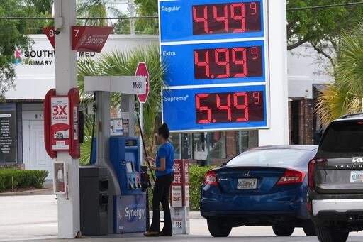 La escalada de los precios de la gasolina provoca un aumento de la inflación del 3.3%