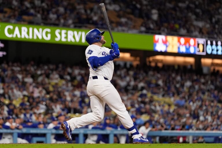 El tercera base disparó tres jonrones en el partido contra Texas, incluyendo el que resultó decisivo