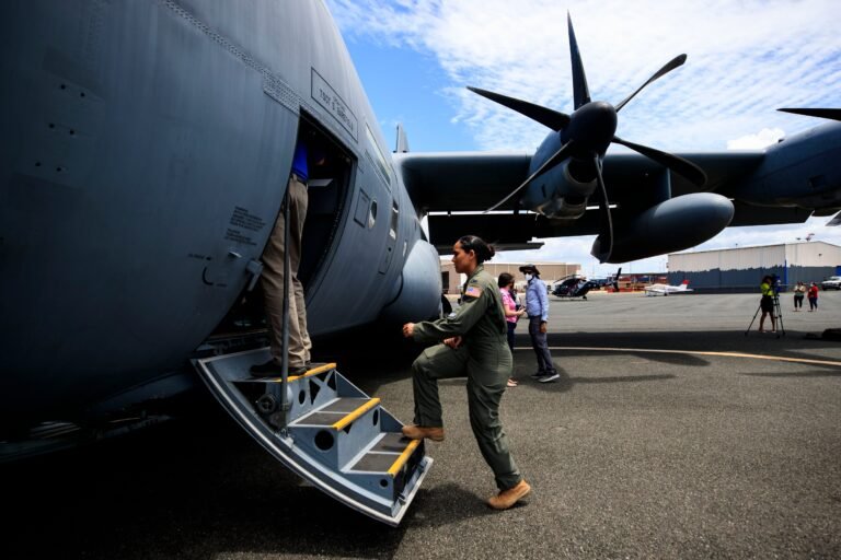 Será la primera vez en más de una década que la nave aterriza en la capital para una feria de preparación