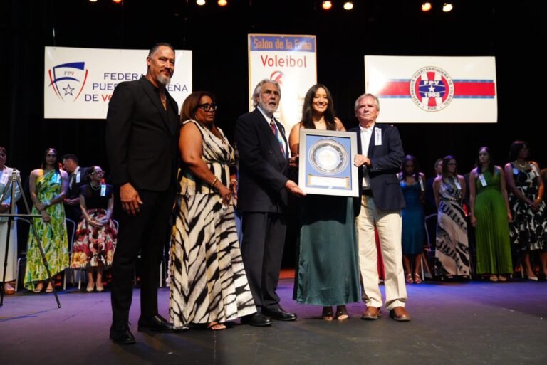 Un total de 34 nuevos miembros, entre jugadores, técnicos, árbitros y propulsores, fueron exaltados al Salón de la Fama de dicho deporte en la isla