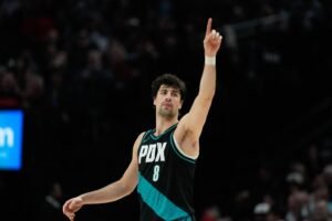 Ocho equipos, cuatro plazas y cero margen de error en la antesala a la postemporada del mejor baloncesto del mundo