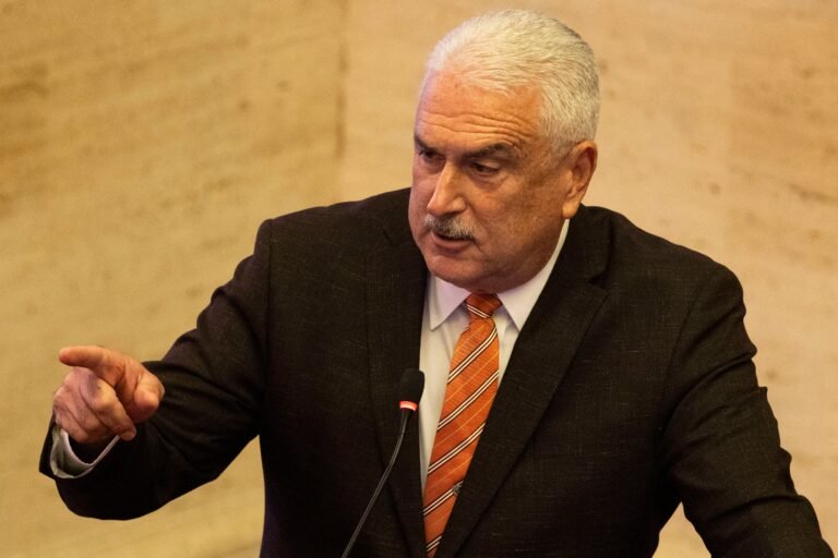 El presidente del Senado afirmó que se ausentó de la reunión de la Conferencia Legislativa, la semana pasada, por compromisos previos