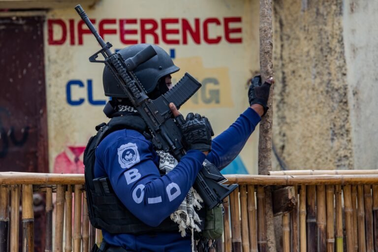 El lugar se encontraba abarrotado por una actividad festiva organizada por jóvenes