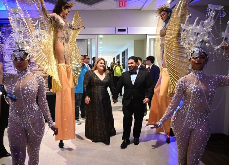 A los convocados a la actividad en un hotel de San Juan, se les pedía una aportación de $2,500 por persona