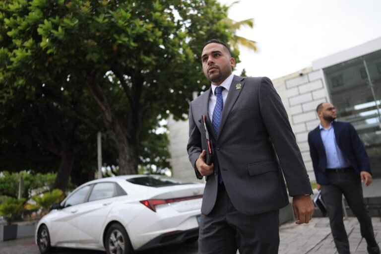 El exfuncionario del DTOP alegó, a través de su abogada, que se veía imposibilitado de asistir por ser testigo en la pesquisa que Justicia realiza