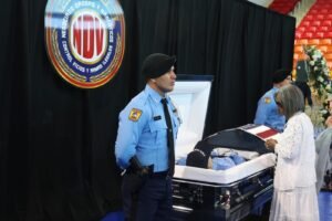 Entre honores, se reconoció el legado del agente, a quien se le otorgó el rango de coronel; el más alto dentro de la Uniformada