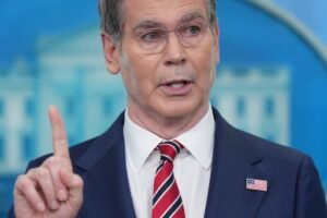 La Administración Trump apuesta a severas sanciones contra instituciones financieras que negocien con petróleo y fondos iraníes