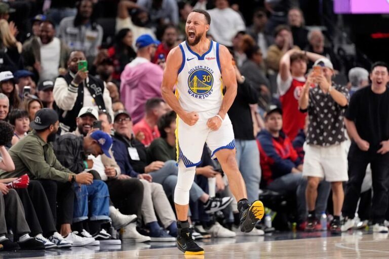Golden State borró una desventaja de 13 puntos y dejaron fuera a los Clippers con un cierre electrizante