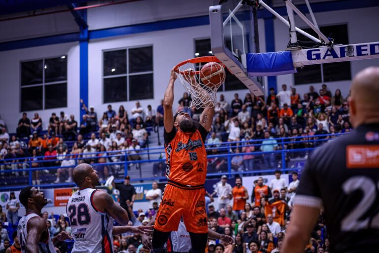 El campeón del BSN vuelve a la “Cuna” para guiar a un núcleo prometedor en busca de playoffs