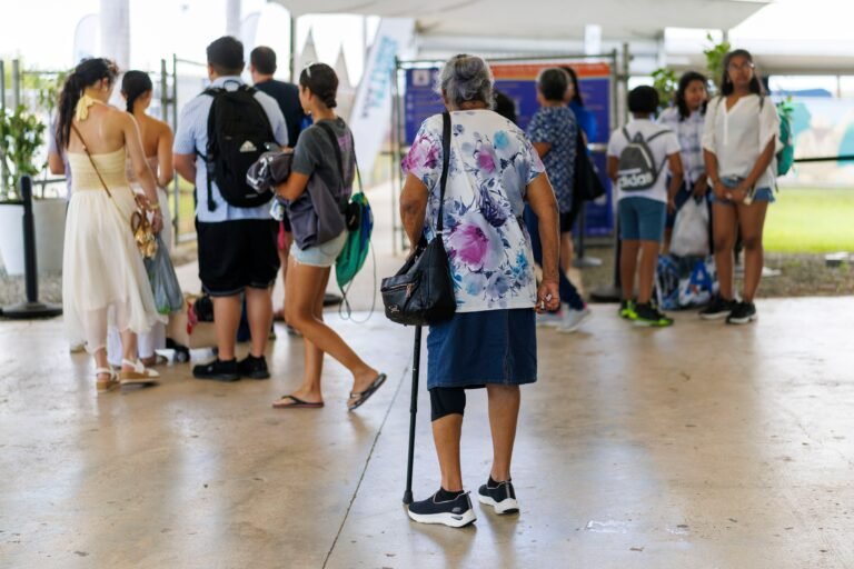 La protesta terminó en la madrugada de este jueves, pero el alcalde de Vieques reclama al gobierno que “las cosas no están claras”