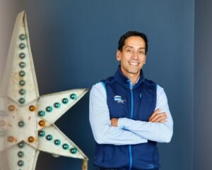 Reportes indican que el empresario y su esposa Kwanza Jones están cerca de comprar por $3,900 millones a la organización de MLB