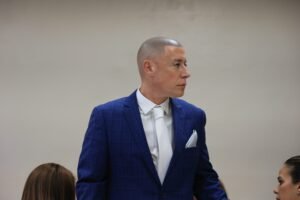 El exponente urbano fue detenido mientras rebasaba vehículos y transitaba por el paseo de emergencias sin tomar las debidas precauciones