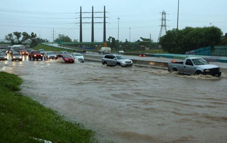 Aunque la lluvia ha mermado considerablemente, la agencia meteorológica advierte sobre el flujo de escorrentías