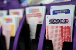 Dos jugadores de Florida y Texas dividirán el total sorteado luego de que el “jackpot” fuera acertado unos días antes