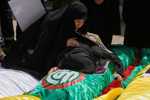 Nuevos ataques israelíes en el sur de Líbano dejan 10 muertos, incluyendo paramédicos y una niña siria, en medio del conflicto con Hezbolá