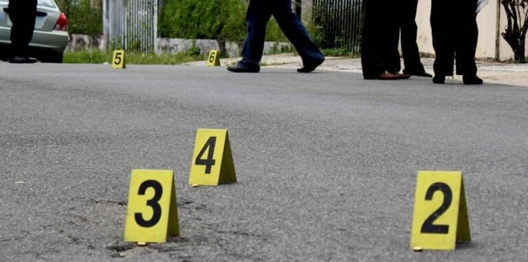 El occiso fue transportado a un hospital, donde un médico certificó su muerte