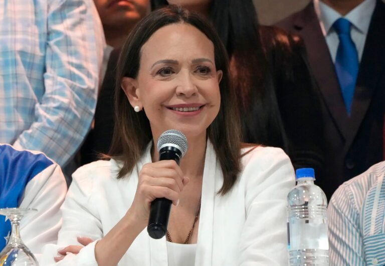 La líder opositora y ganadora del Nobel de la Paz se encuentra de visita en Panamá
