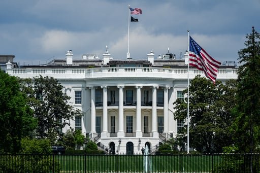 Una veintena de disparos se escucharon cerca del jardín norte del recinto. El presidente Donald Trump se encontraba en la Casa Blanca.