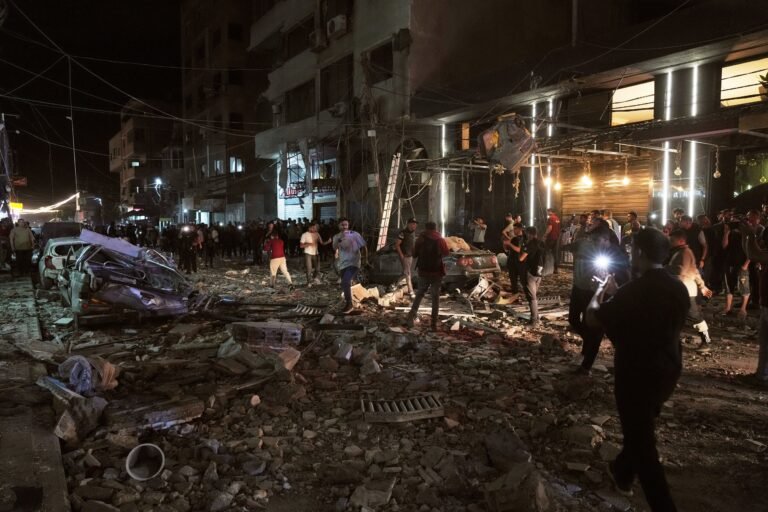 Los bombardeos se llevaron a cabo en vísperas del Eid al-Adha, una festividad musulmana de reuniones familiares y grandes comidas.