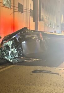 Dos de los ocupantes de un Tesla Cybertruck se encuentran en estado grave