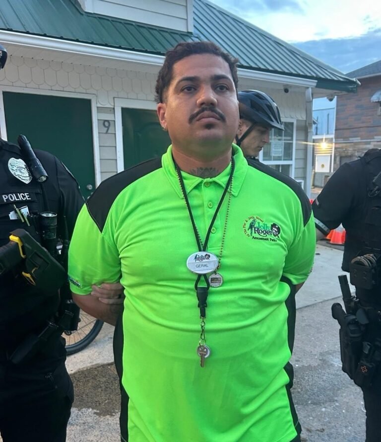 Adam Miranda Rivera fue arrestado por la DEA en Ocean City mientras vestía el uniforme de Jolly Roger Amusement Park
