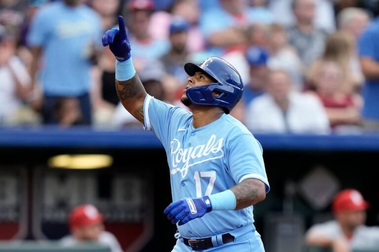 El guardabosque se unirá así al también puertorriqueño Bryan Torres, quien fue subido hace una semana y ya tuvo su debut en las Mayores