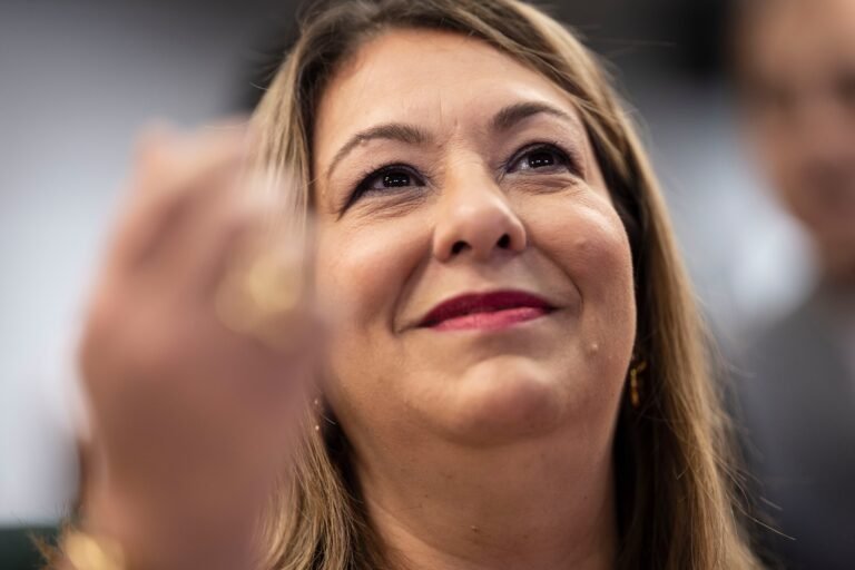 La secretaria de la Familia enfrentó señalamientos por su rol en una contratación del Departamento de Salud en 2021 y las respuestas durante su proceso de confirmación