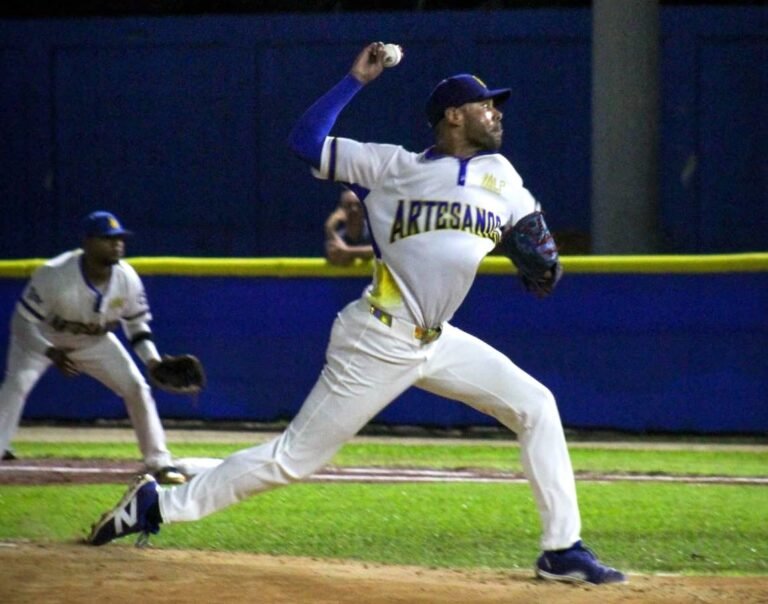 Los Artesanos se impusieron 6-0 a Juncos de la mano del derecho Adalberto Flores, quien mejoró a 10-0 en el año