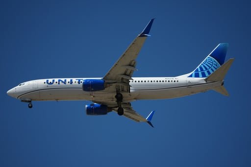 El Boeing 737-900 llevaba a bordo a 147 pasajeros y seis miembros de la tripulación