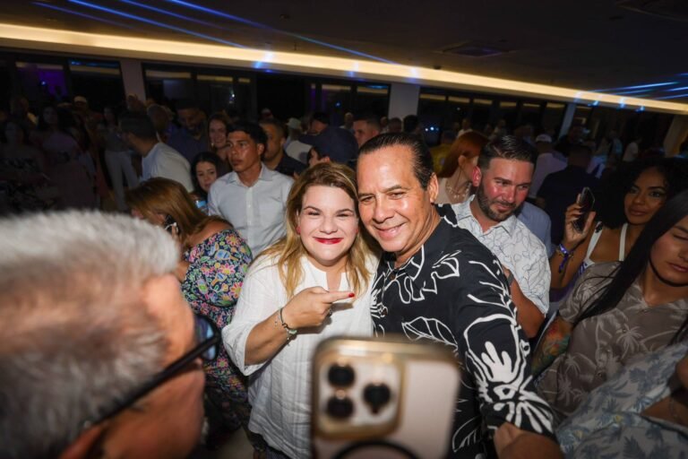 Los representantes Jorge “Georgie” Navarro y Elinette González acudieron al evento, celebrado en Isla Verde